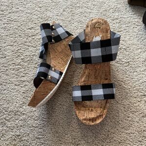 C EST 1946 Black & White Plaid Wedge Sandals Women’s Size 9 Open Toe Cork Sole
